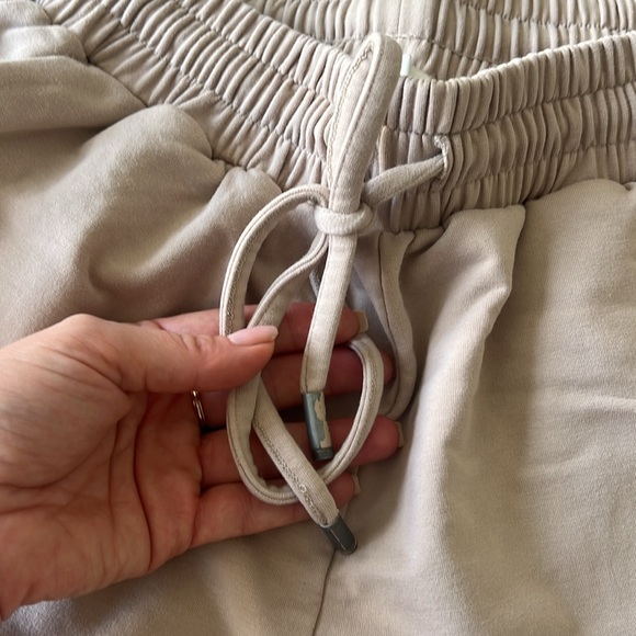 Meshki cream shorts - Picture 2 of 5